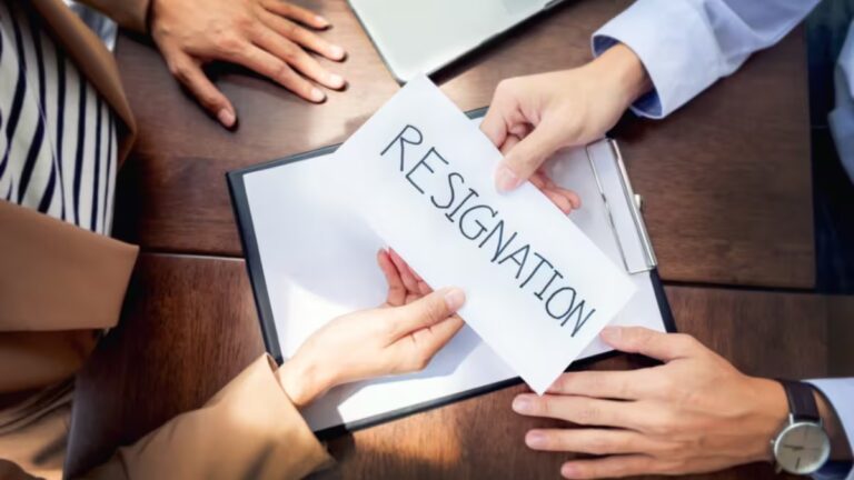 Employee Claims Boss Shouted After Resignation, Sparks Online Debate: Here’s What The Employee Did Next