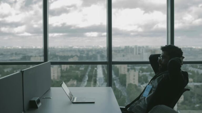 Corporate Worker Says Life Felt Better On Rs 25,000 Salary Than Rs 2.5 Lakh Per Month