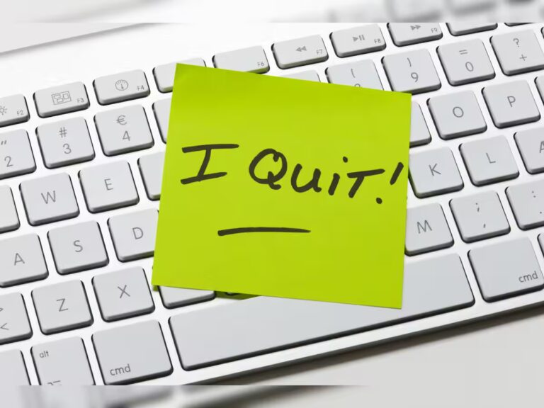 Gen Z Employee Quits After Manager Rejects Anxiety Leave Request, Viral WhatsApp Chat Sparks Online Debate