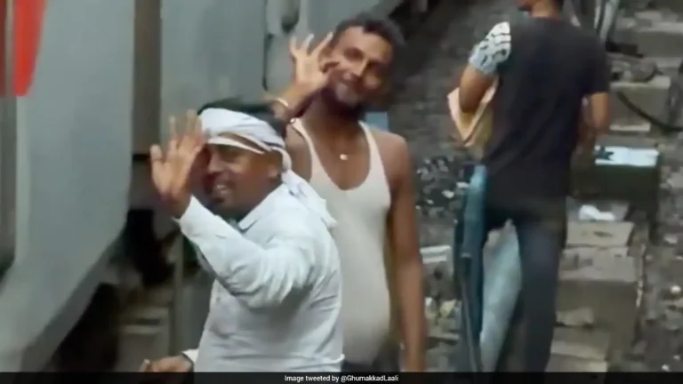 Woman Films Man Allegedly Making Obscene Gestures at Her on Train; Railways Responds After Video Goes Viral